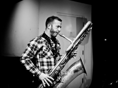 Colin Stetson, il en a un gros ... de saxophone.