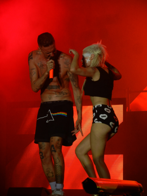 Finis ta glace, Yolandi !