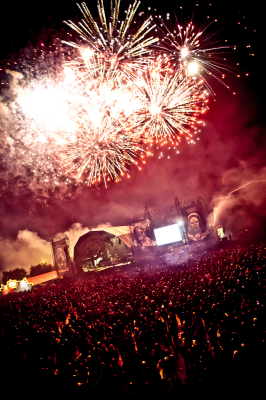 Le grand baroud d'honneur au Hellfest. C'est normalement le moment que choisit Satan pour sortir de terre.