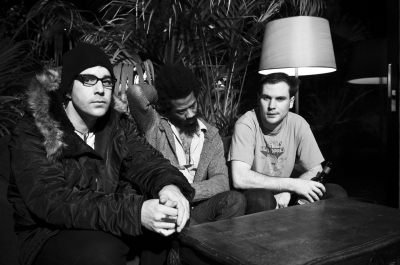 Om, un groupe qu'il est beau.