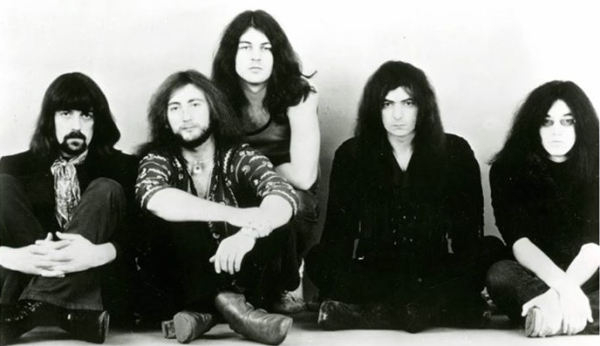 Deep Purple (Mark II) en 1970. De G à D : Jon Lord, Roger Glover, Ian Gillian, Ritchie Blackmore, Ian Paice