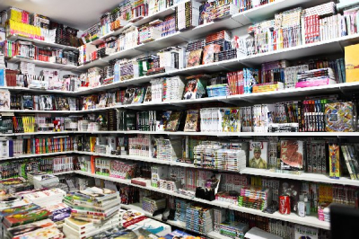 Voila un rayon qui, à coup sûr, plairait beaucoup à Chloë. Le manga de demain s'y trouve-t-il ?