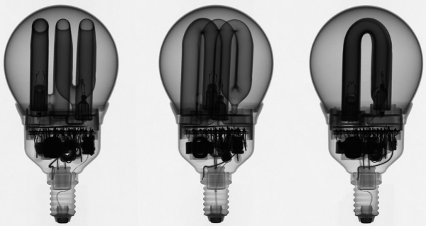 Les idées de l'émission sont régulièrement auscultées. On voit immédiatement ici pourquoi elles sont défectueuses. Si si, concentrez-vous sur la partie gauche du tube en spirale : le filament de chauffe est cassé. Ceci explique cela.