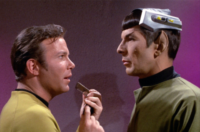 "Allez Monsieur Spock, un petit mot, juste un petit ! Et après, on sample tout ça !"