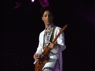 Prince playing at Coachella 2008