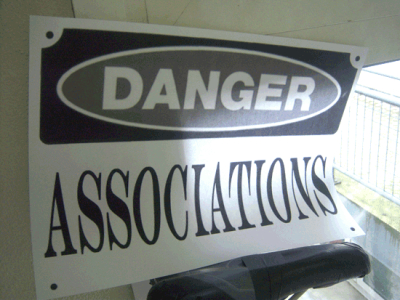 Ah... ces associations qui font trembler les multinationales...