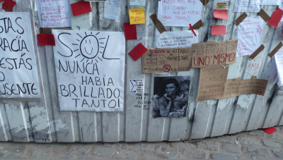 Les Indignados espagnols ont les post it, les Indignés français ont la radio... mais l'un n'empeche pas l'autre.